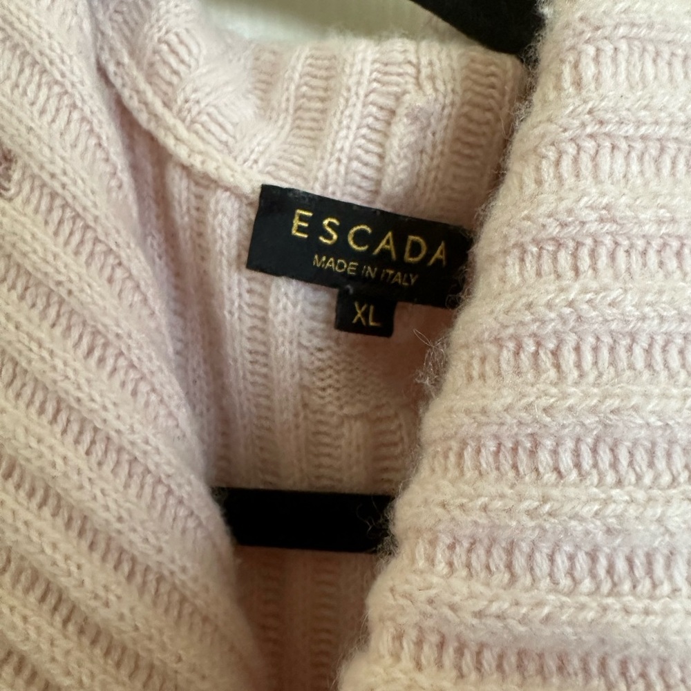 Various cardigans - Picture 4 of 8